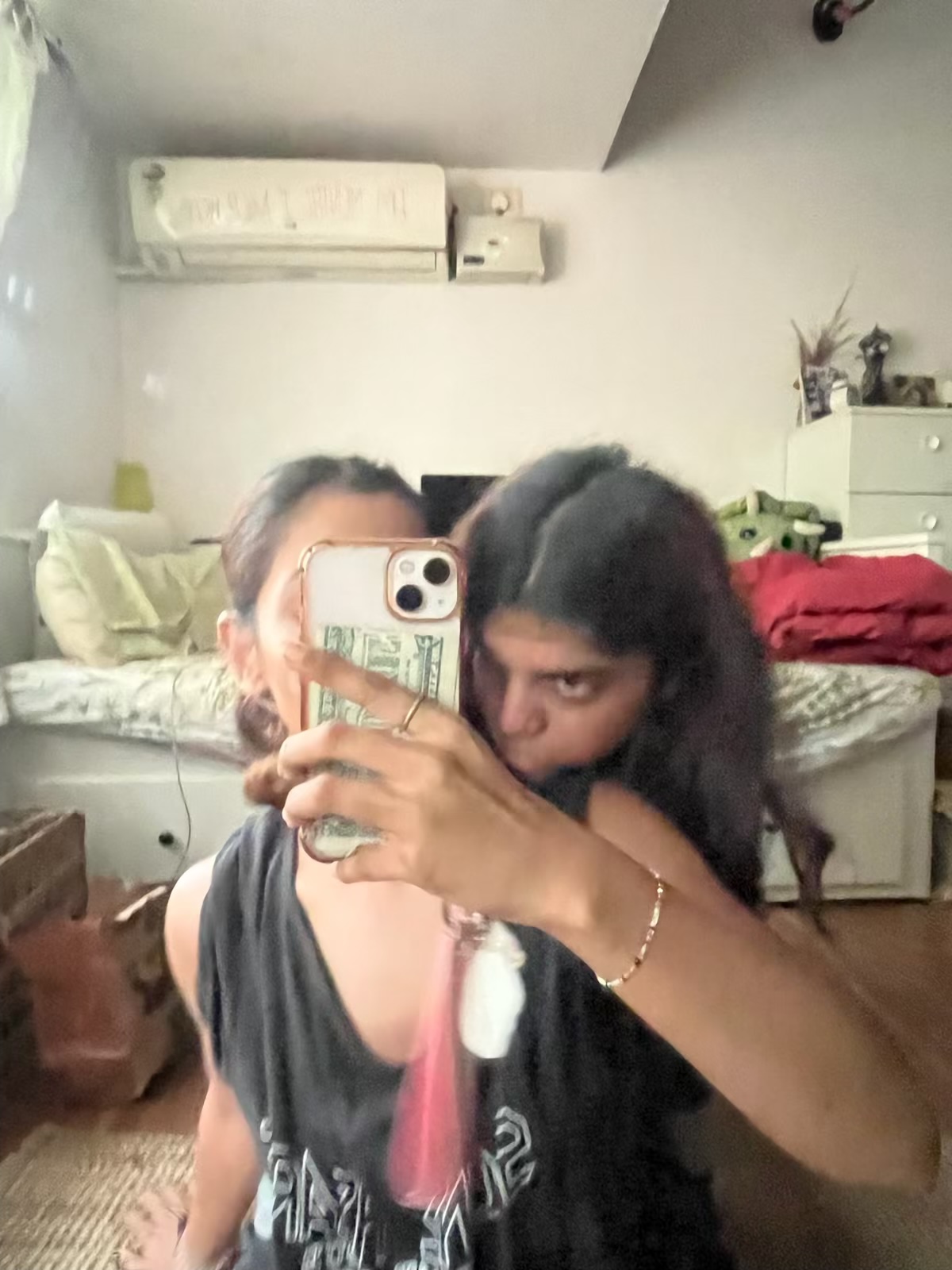 Aadnio's personal image